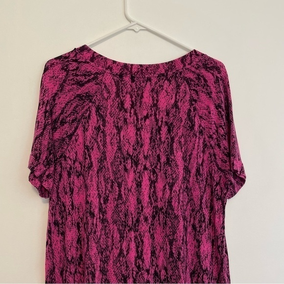 ROCK & REPUBLIC Pink Black Snakeskin Snake Animal Print V-Neck Short Sleeve Tee - Picture 10 of 11